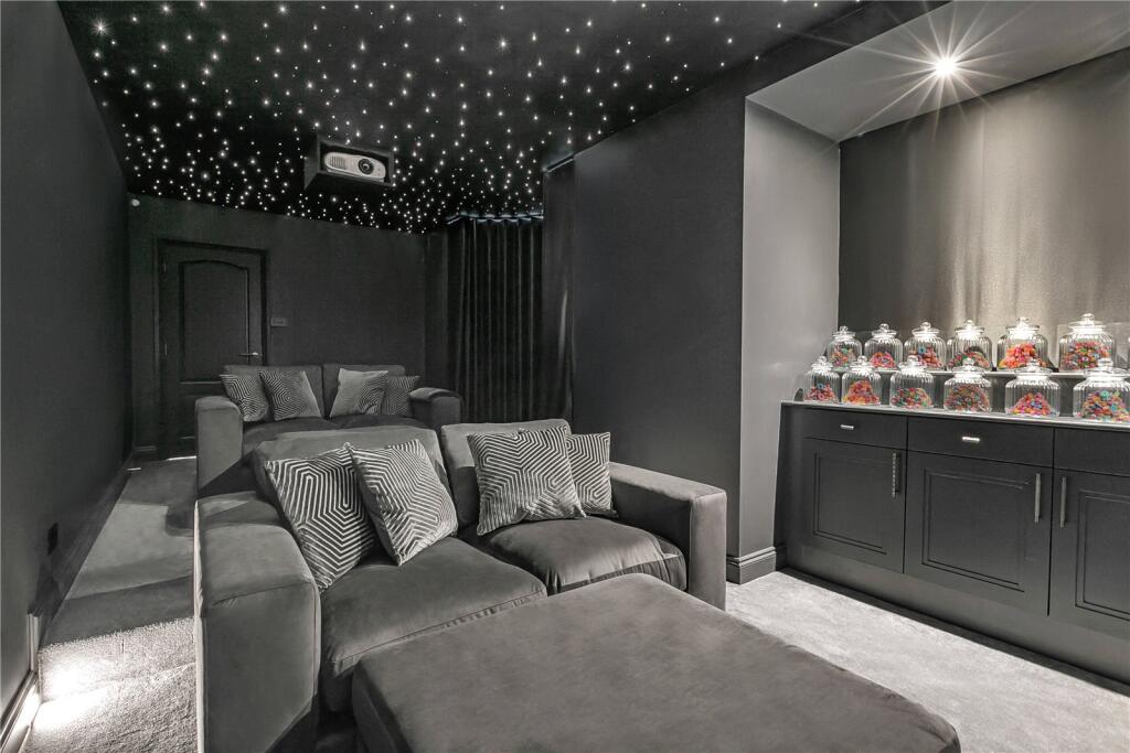 Additional image 32 of Brookmans Avenue, Brookmans Park, AL9