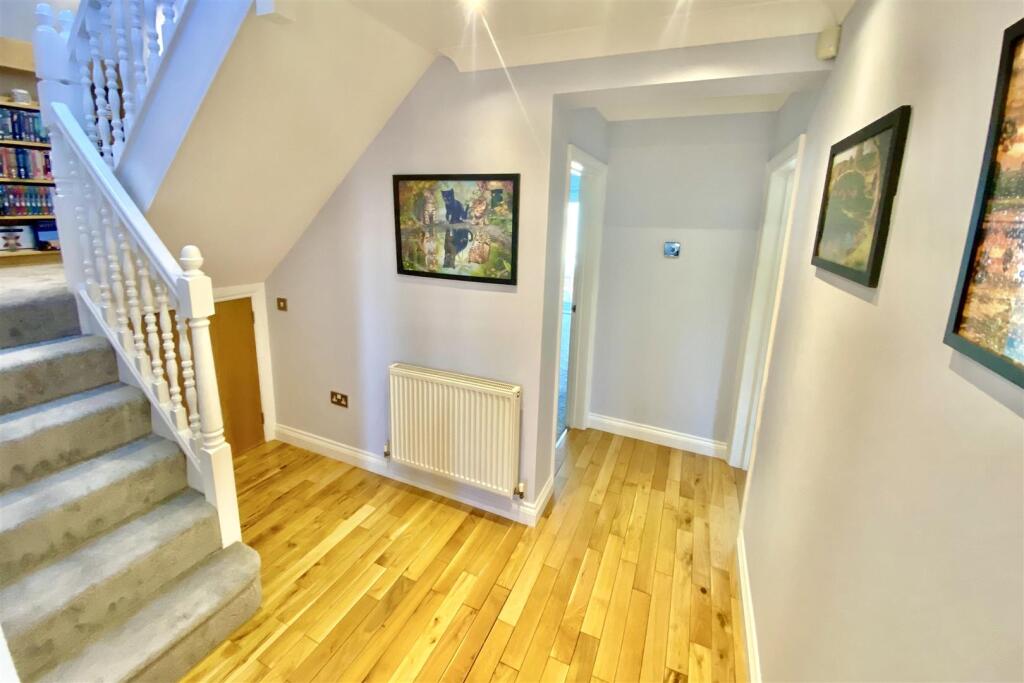 Additional image 11 of ,Mount Drive, Park Street, St. Albans, Hertfordshire, AL2