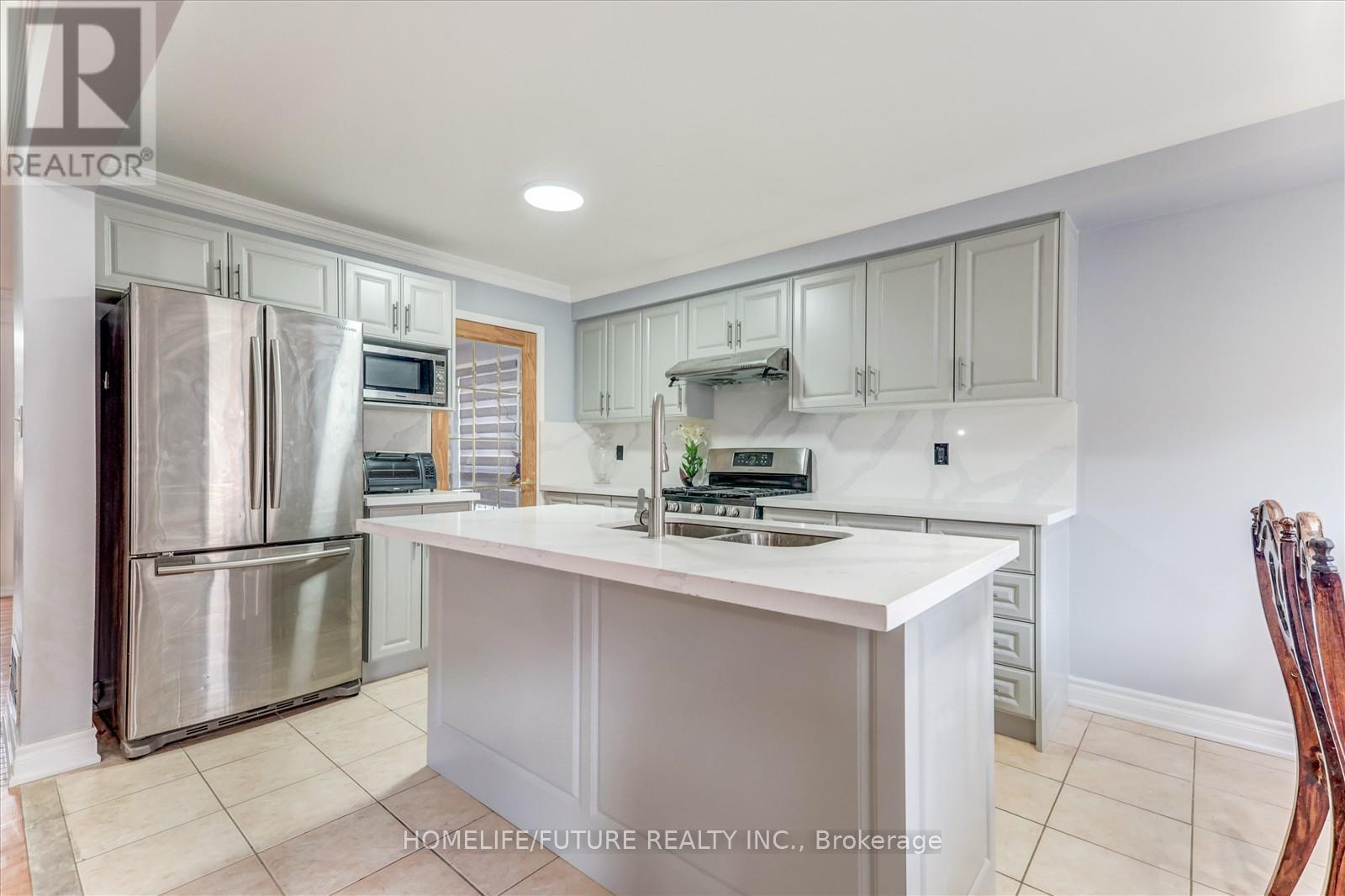 69 HEATHERDALE DRIVE|Brampton (Fletcher's Meadow), Ontario L7A2H4