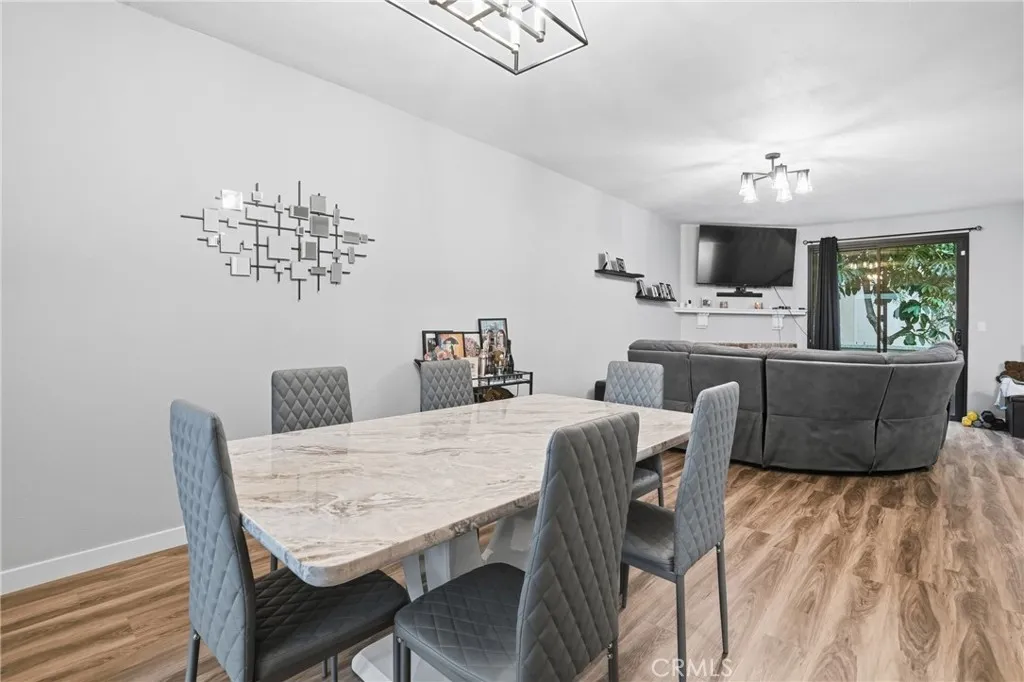 Additional image 38 of 6540 Hayvenhurst Avenue Unit 3, Lake Balboa, CA 91406