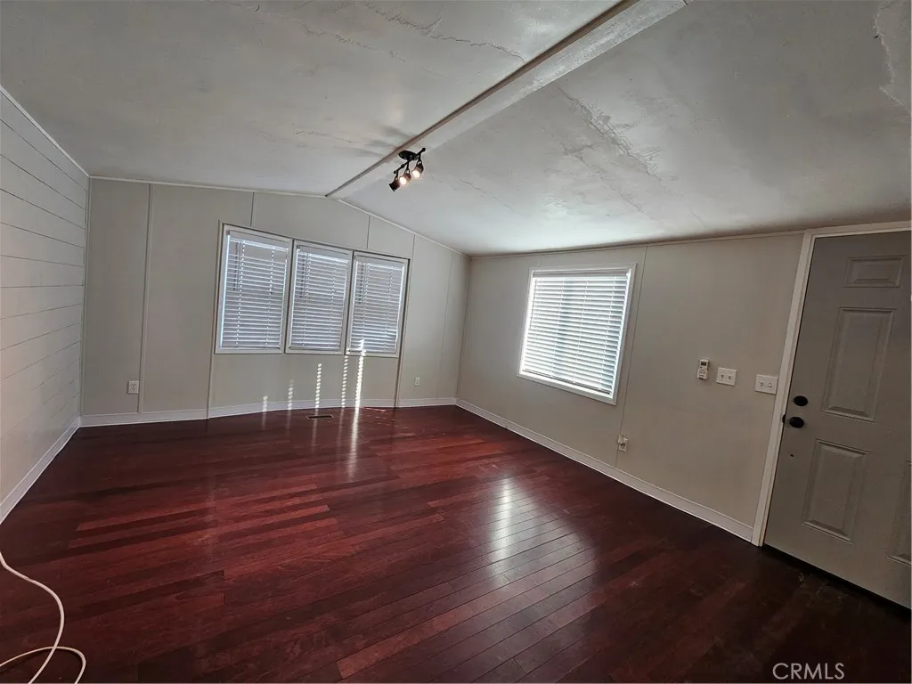 Additional image 41 of 18411 Valley Boulevard Unit 19B, Bloomington, CA 92316