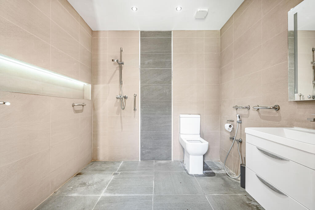 Additional image 31 of Mymms Drive, Brookmans Park, AL9