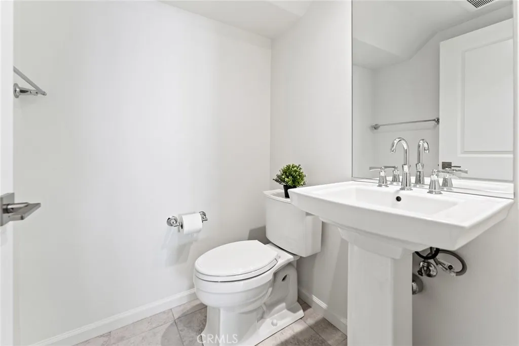 Additional image 10 of 87 Darby, Irvine, CA 92620