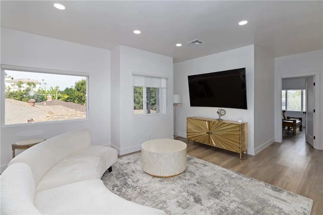 Additional image 84 of 5439 Gentry Avenue, Valley Village, CA 91607