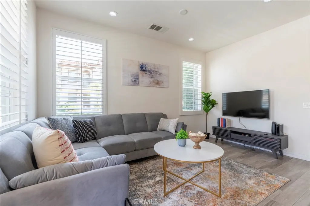 Additional image 25 of 816 E Promenade Unit A, Azusa, CA 91702