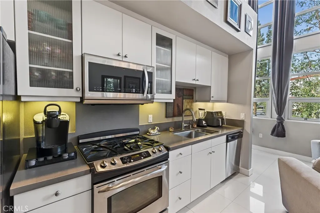 Additional image 54 of 906 E Civic Center Dr, Santa Ana, CA 92701