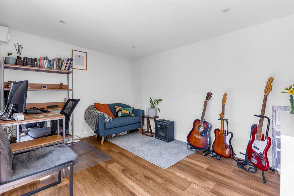 Additional image 17 of Handside Lane, Welwyn Garden City