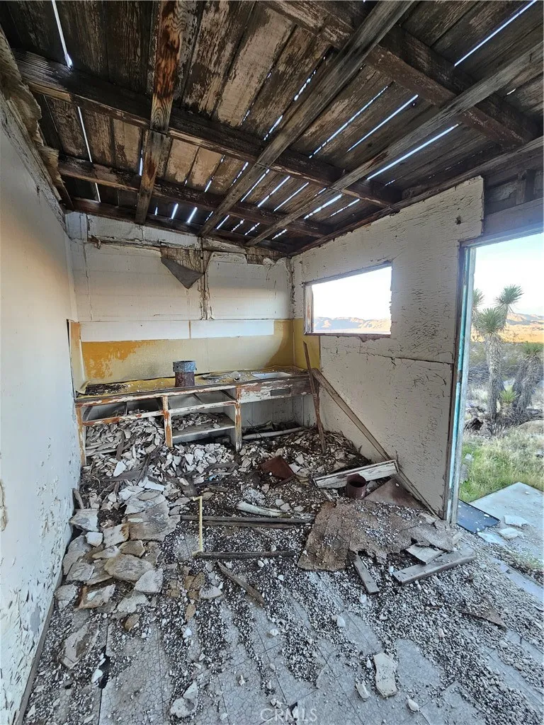 Additional image 19 of 411 Powerline Rd., Lucerne Valley, CA 92356