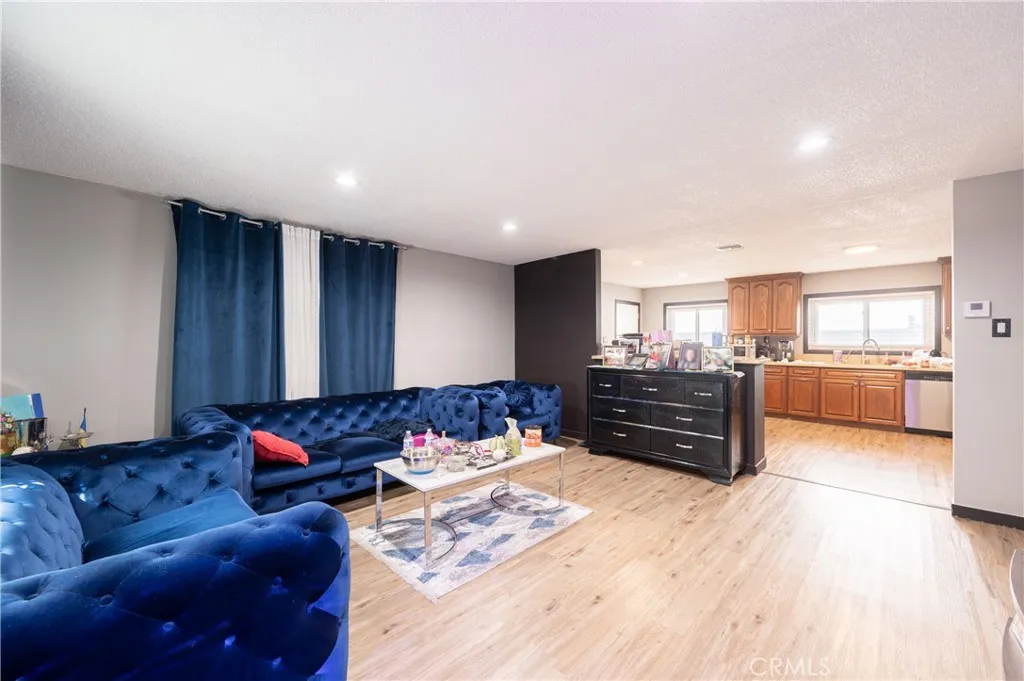 Additional image 24 of 16038 Hartland Street, Van Nuys, CA 91406