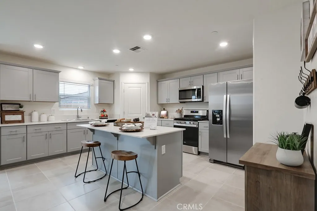 Additional image 3 of 642 Stephanie Drive Unit 56 B1, Merced, CA 95348