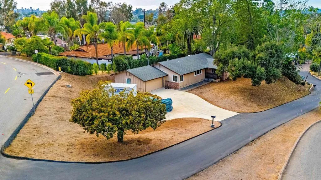 Additional image 2 of 213 Beaumont Drive, Vista, CA 92084