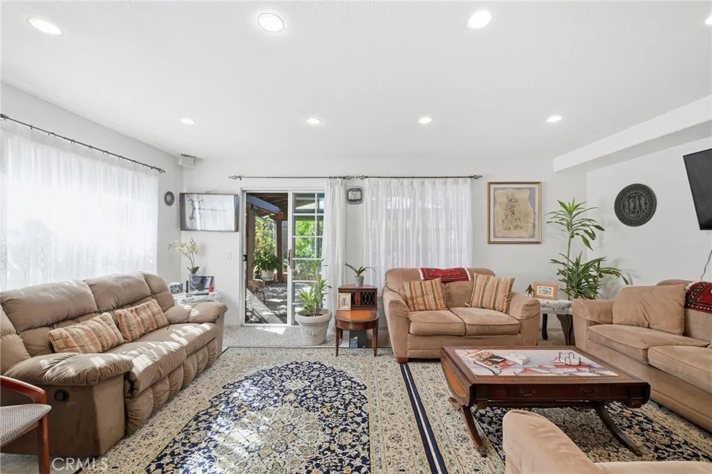 Additional image 44 of 7857 Embry Pt, San Diego, CA 92126