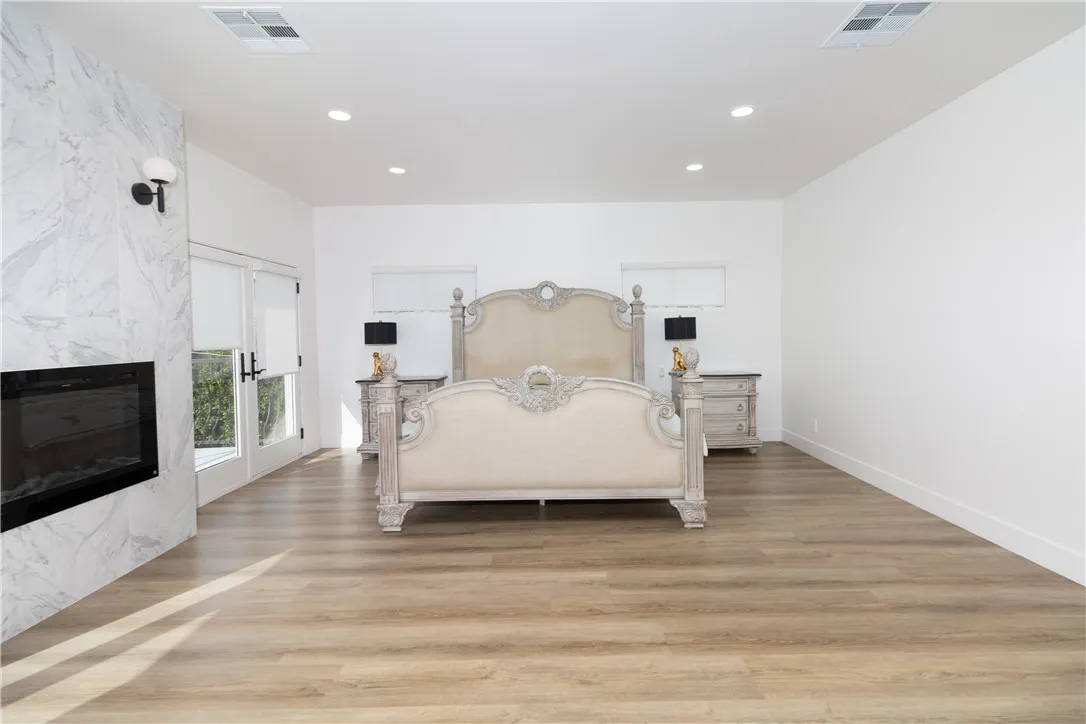 Additional image 100 of 5439 Gentry Avenue, Valley Village, CA 91607