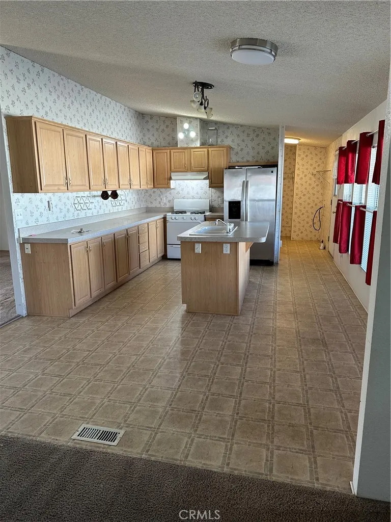 Additional image 35 of 20843 Waalew Road Unit C83, Apple Valley, CA 92307