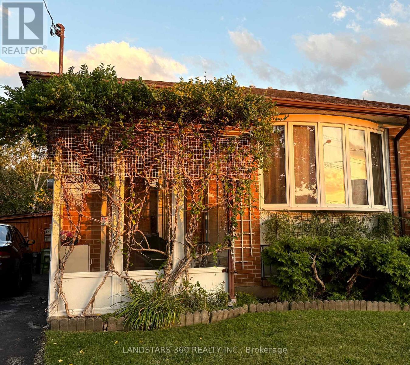 Property image for 33 PITFIELD ROAD|Toronto (Agincourt South-Malvern West), Ontario M1S1X9