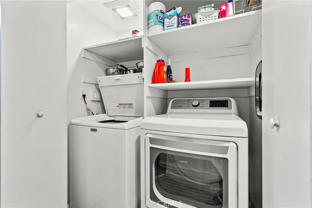 Additional image 9 of 22123 Burbank Blvd #2, Woodland Hills, CA 91367