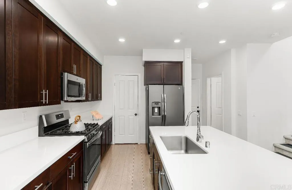 Additional image 5 of 12835 W Hemingway Drive, San Fernando, CA 91340