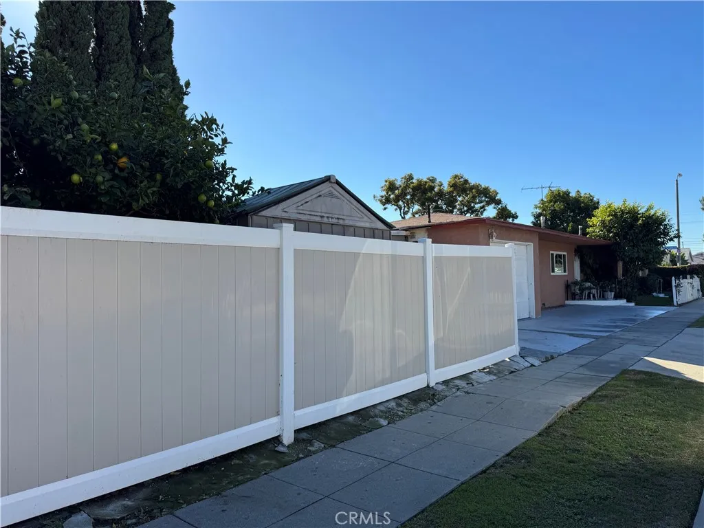 Additional image 7 of 10406 San Carlos Ave, South Gate, CA 90280