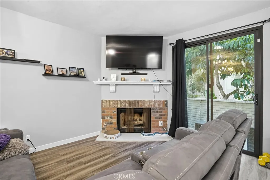 Additional image 35 of 6540 Hayvenhurst Avenue Unit 3, Lake Balboa, CA 91406