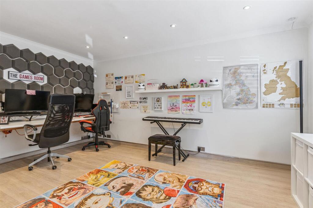 Additional image 5 of St. Albans Road, Sandridge, AL4