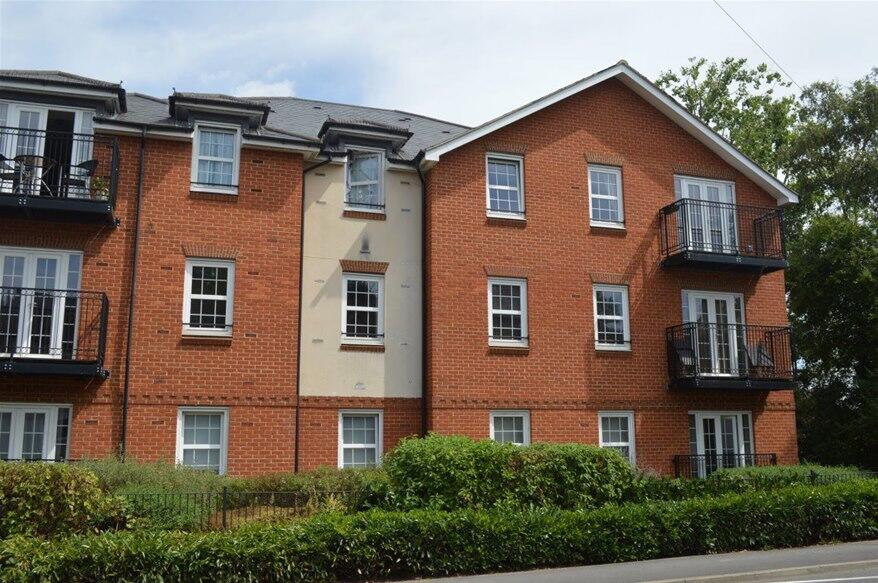 Station Road, Harpenden, AL5