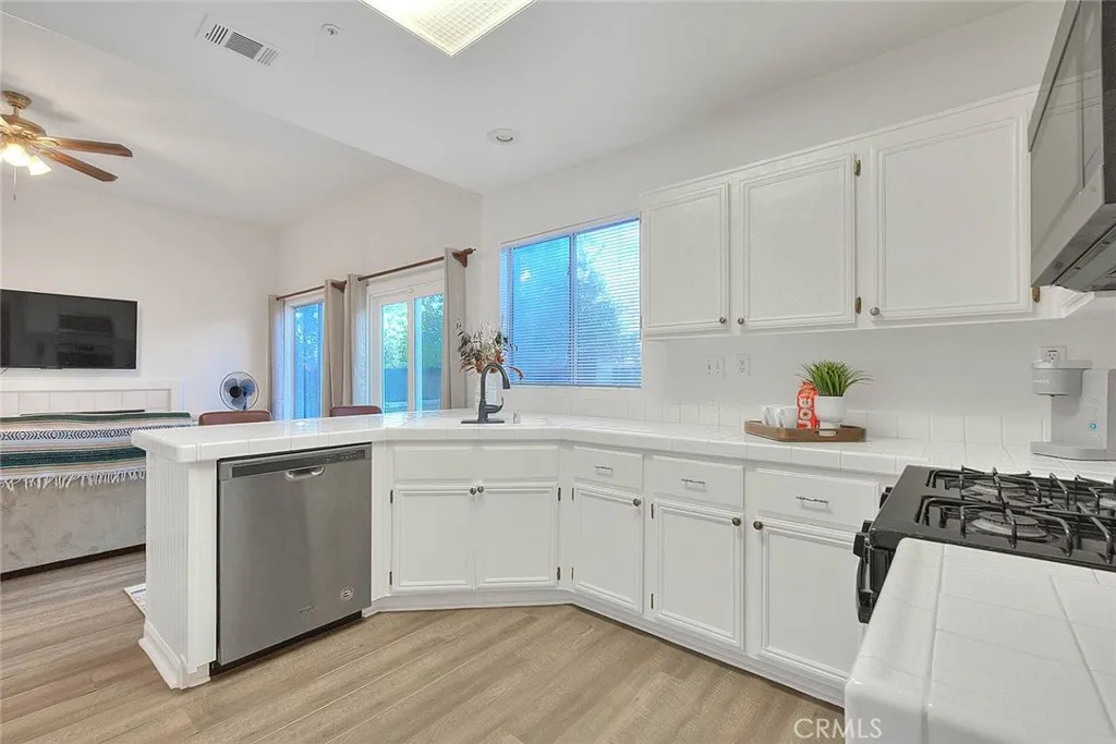 Additional image 17 of 4530 Watkins Dr, Riverside, CA 92507