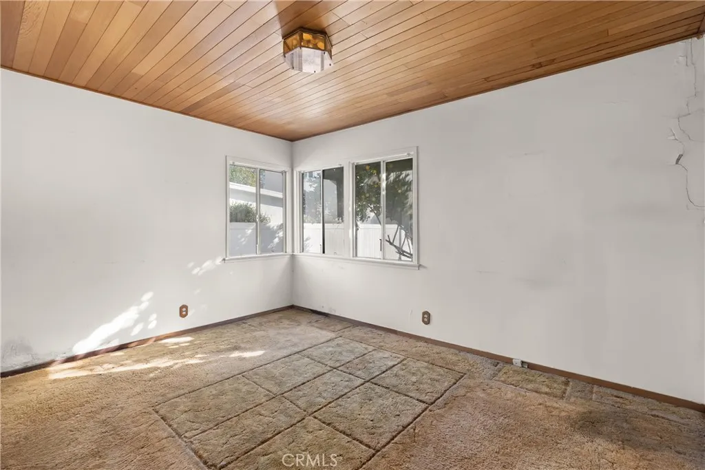 Additional image 68 of 18928 Victory Boulevard, Tarzana, CA 91335