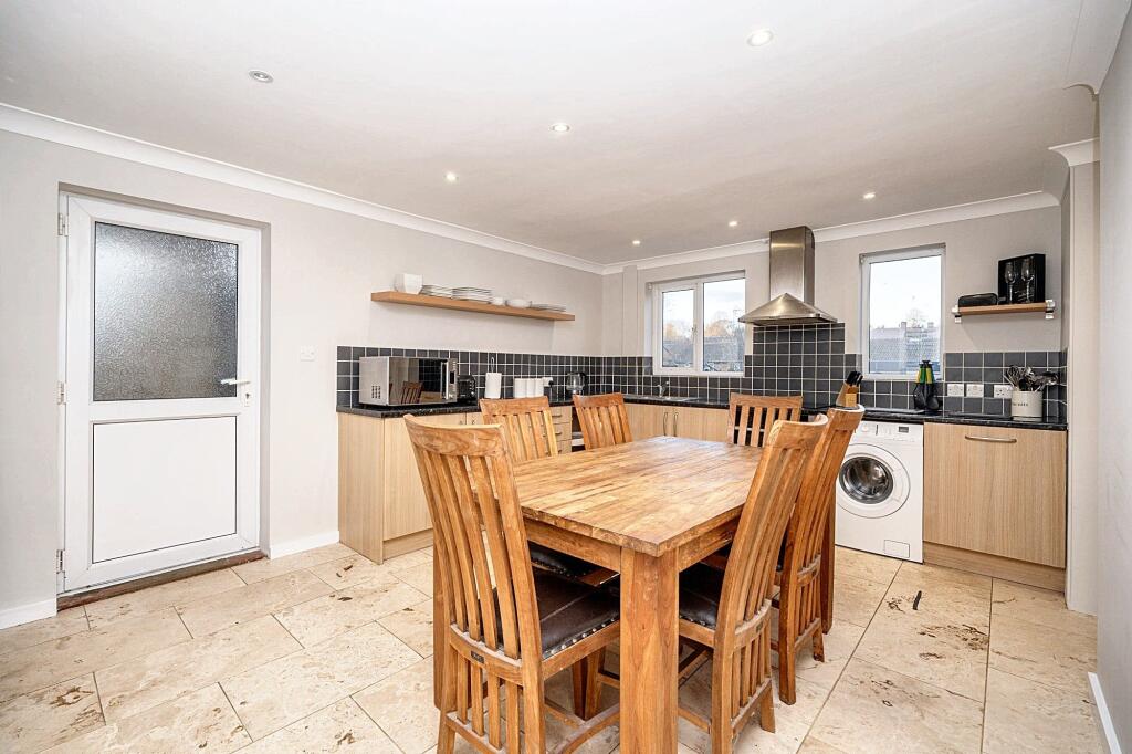 Additional image 6 of Parkfield, Markyate, AL3