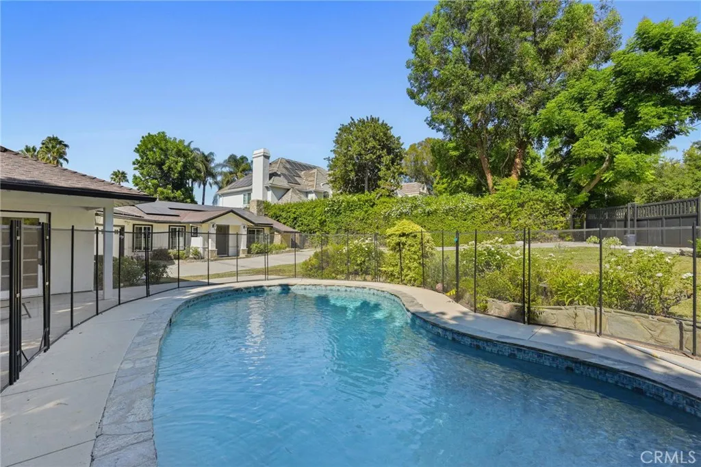 Additional image 38 of 18433 Tarzana Drive, Tarzana, CA 91356