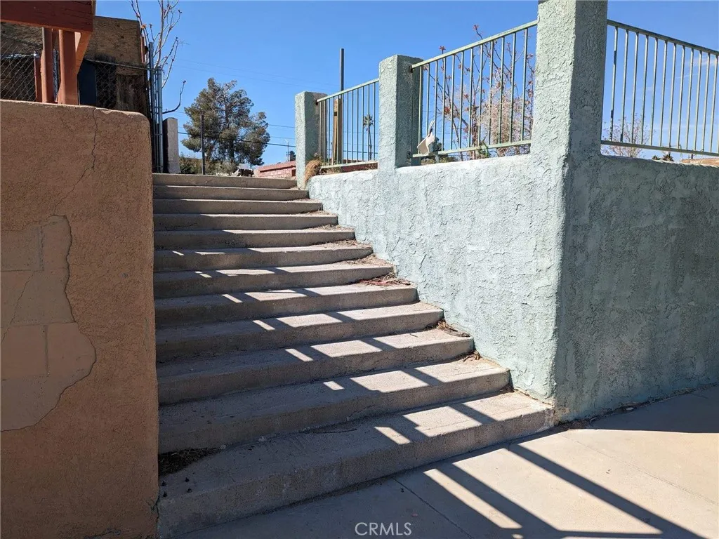 Additional image 2 of 226 E Fredricks St, Barstow, CA 92311