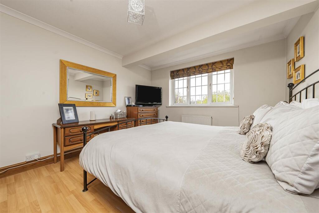 Additional image 11 of Oakwood Road, Bricket Wood, St. Albans