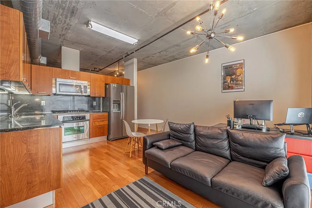 Additional image 2 of 645 W 9th St Unit 301, Los Angeles, CA 90015