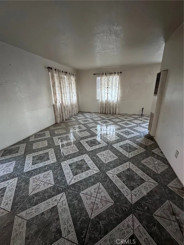 Additional image 16 of 262 N Larch Avenue, Rialto, CA 92376