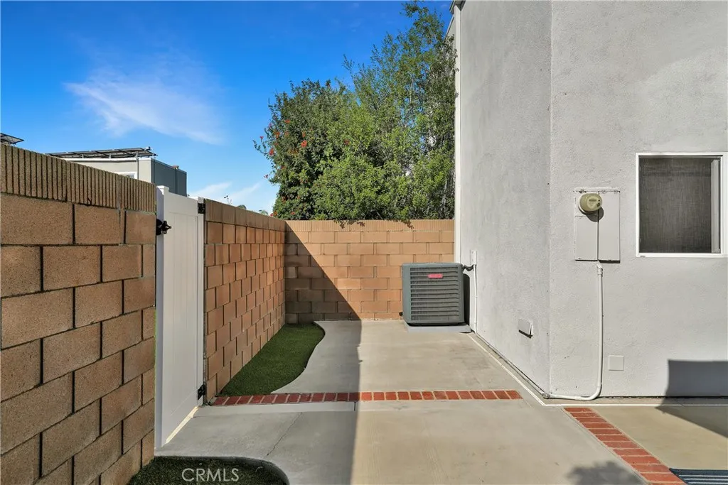 Additional image 18 of 367 Grenoble Lane, Costa Mesa, CA 92627
