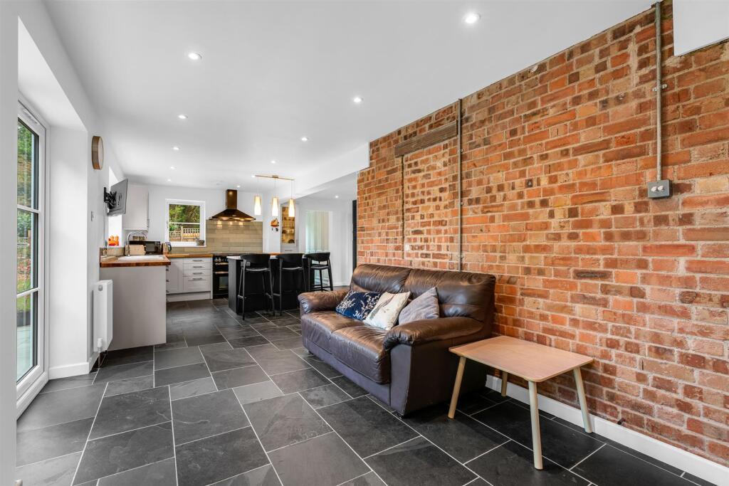 Additional image 8 of Digswell Lane, Welwyn