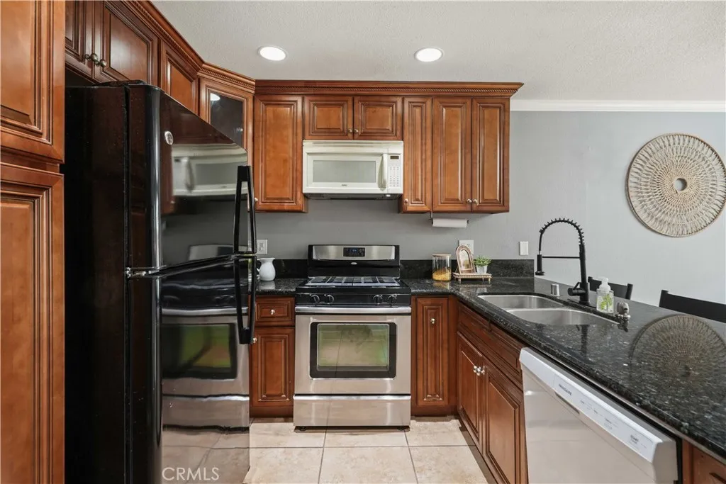 Additional image 31 of 23542 Newhall Avenue Unit 5, Newhall, CA 91321