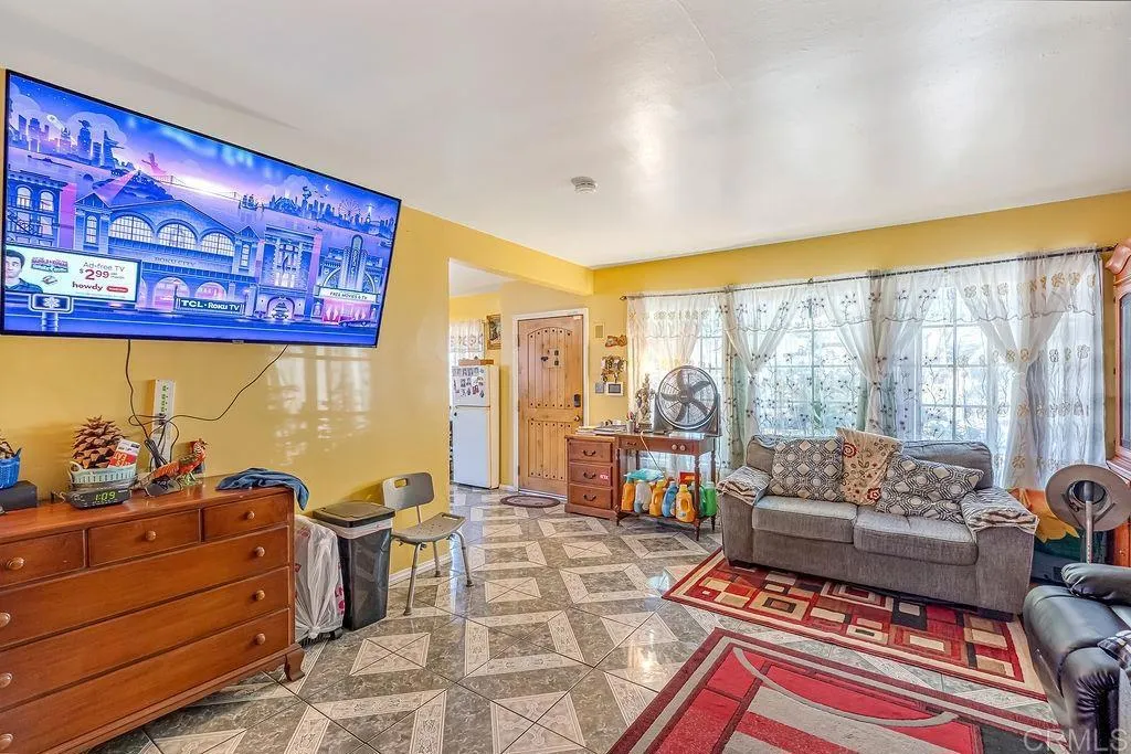 Additional image 19 of 927 S Eucalyptus Ave, Inglewood, CA 90301