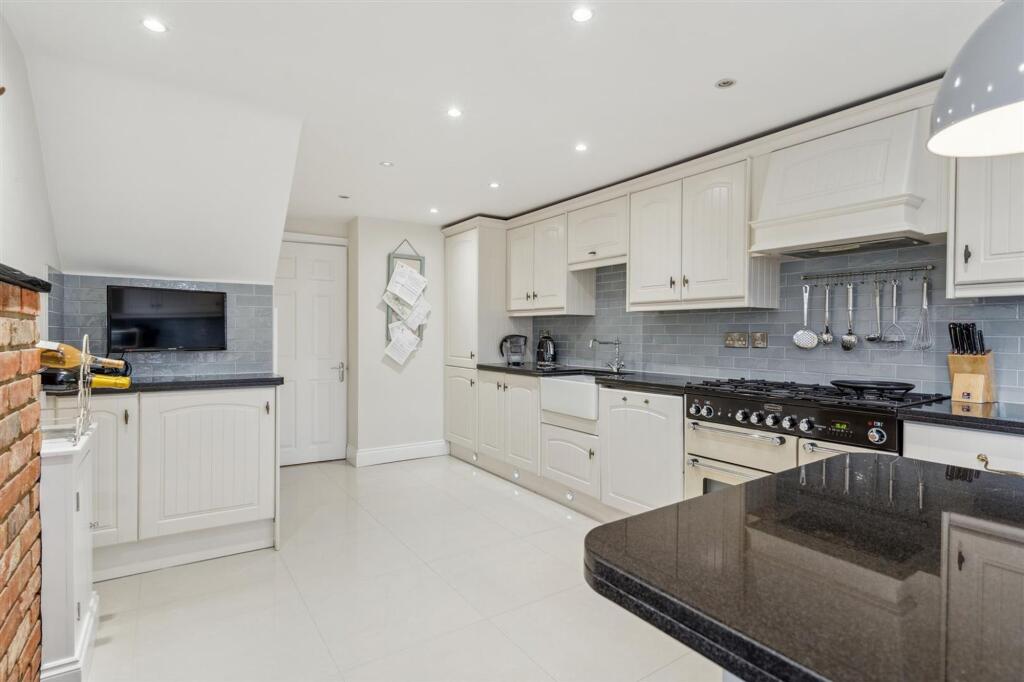 Additional image 7 of Coursers Road, Colney Heath, AL4