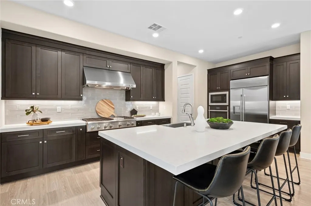 Additional image 5 of 114 Source, Irvine, CA 92618