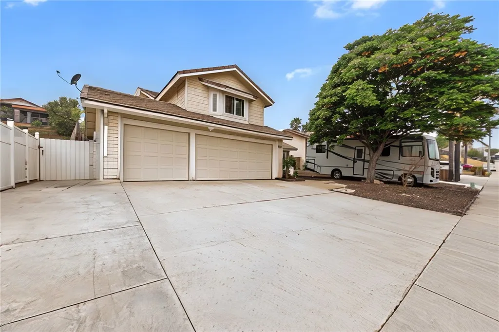 Property image for 11735 Country Flower Ln, Moreno Valley, CA 92557