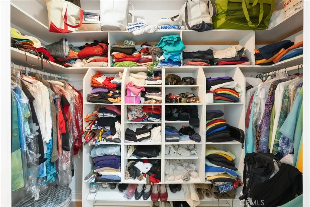 Additional image 111 of 18760 Wells, Tarzana, CA 91356