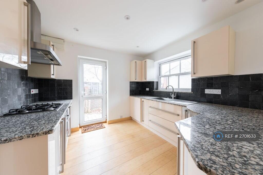 Additional image 12 of Burleigh Road, St. Albans, AL1