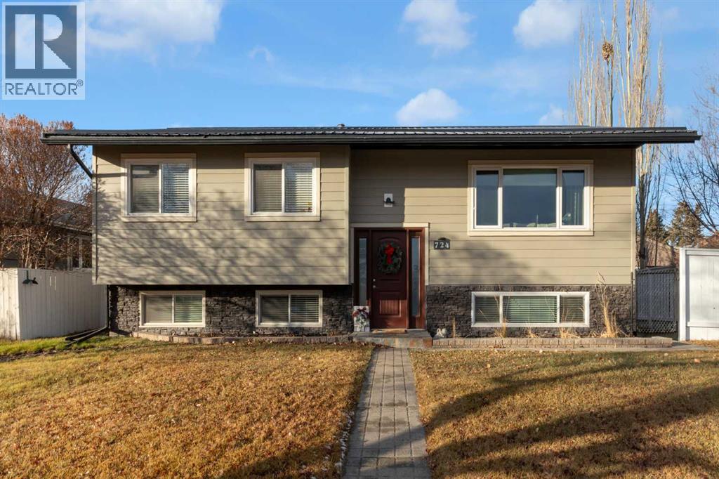 724 Mapleton Drive SE|Calgary, Alberta T2J1S2