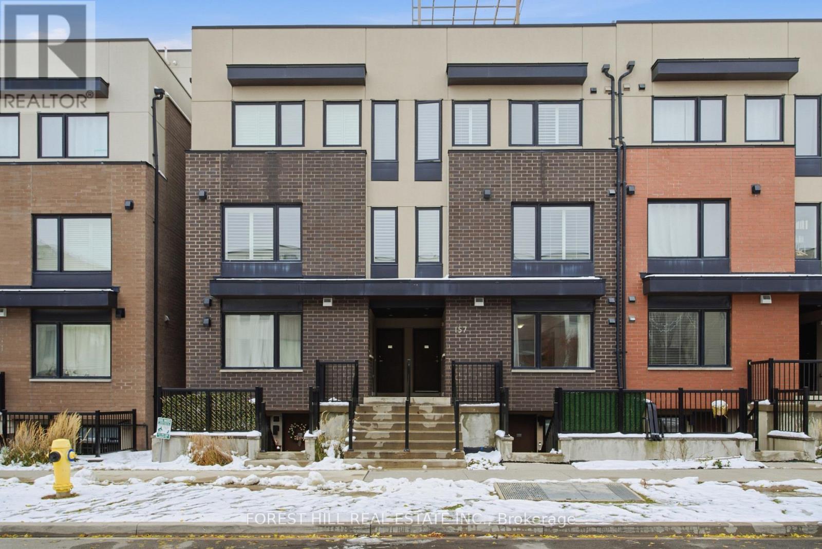 Property image for 6 - 157 WILLIAM DUNCAN ROAD|Toronto (Downsview-Roding-CFB), Ontario M3K0B9