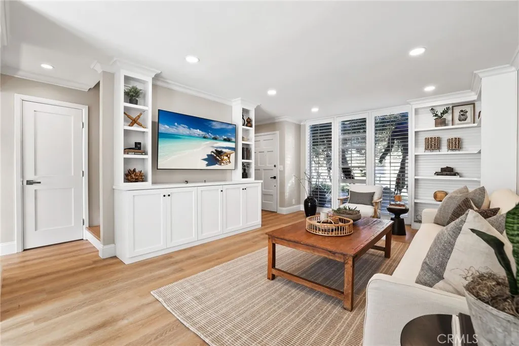 Additional image 2 of 2209 Vista Huerta, Newport Beach, CA 92660