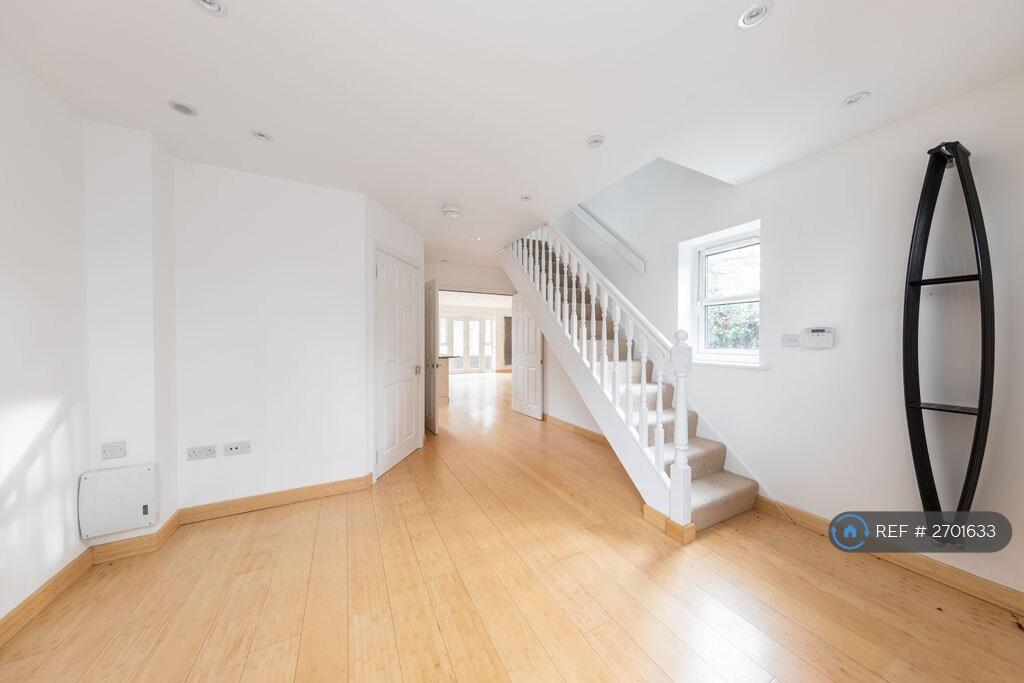 Additional image 14 of Burleigh Road, St. Albans, AL1