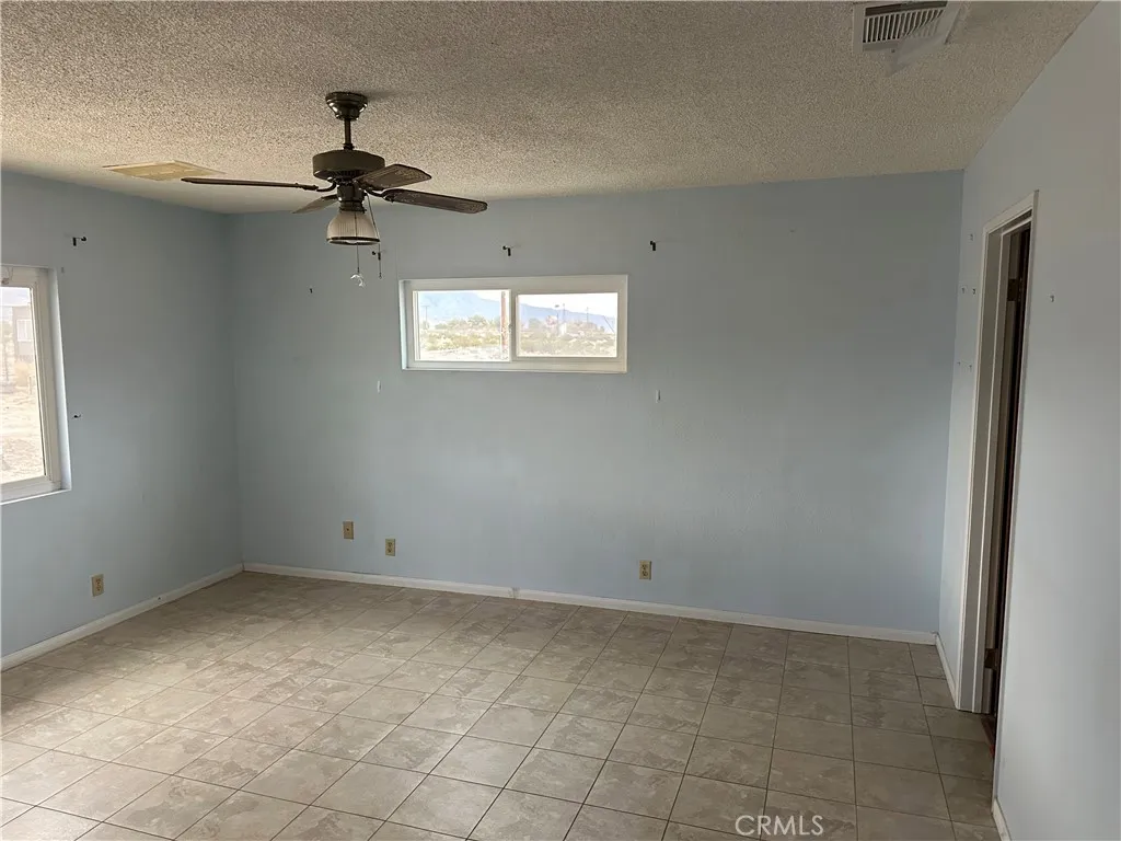 Additional image 16 of 38333 E End Rd, Lucerne Valley, CA 92356