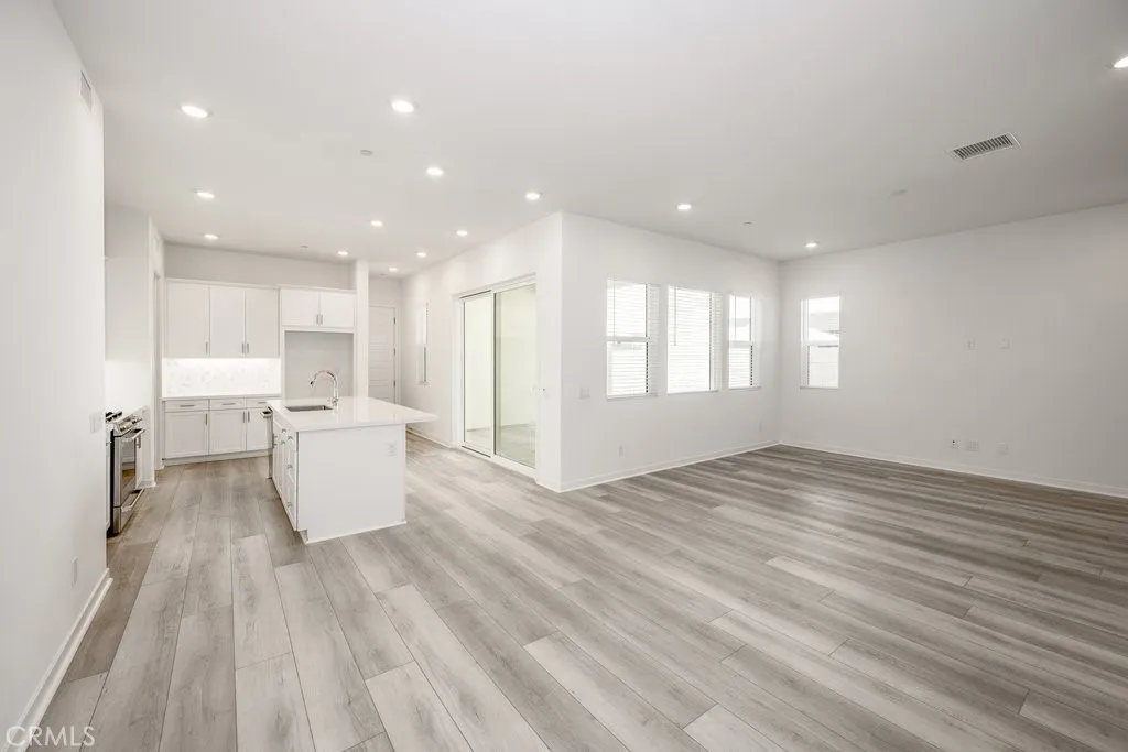 Additional image 4 of 26915 Goldfinch Lane, Valencia, CA 91381