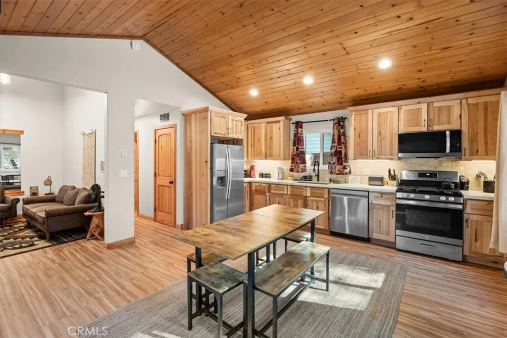 Additional image 32 of 1025 E Country Club Blvd, Big Bear City, CA 92314