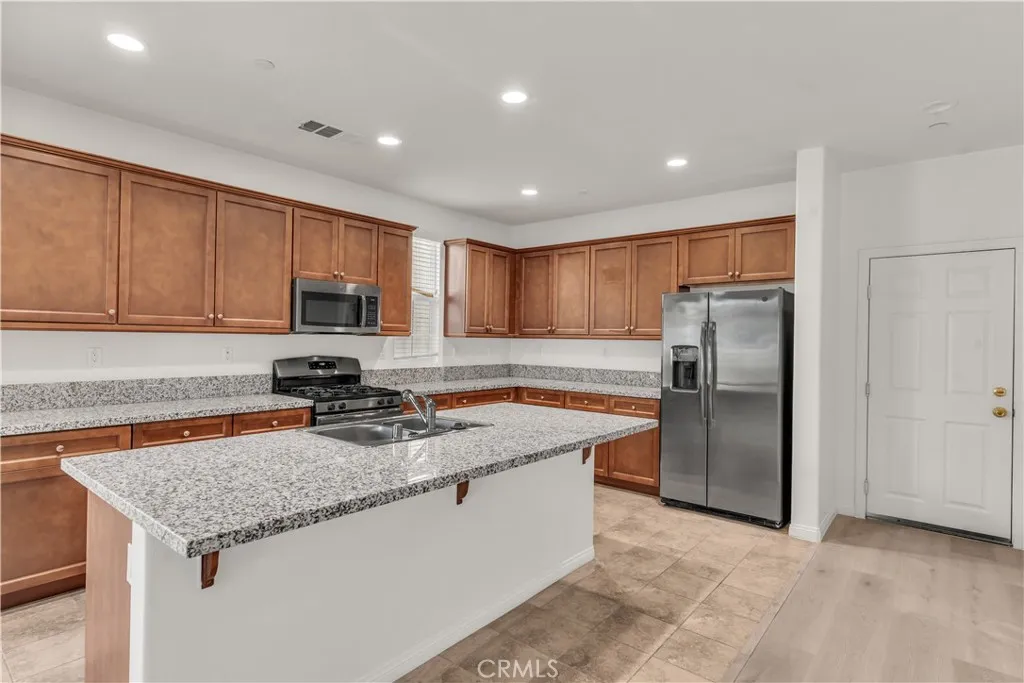 Additional image 46 of 687 S Fillmore Ave, Rialto, CA 92376